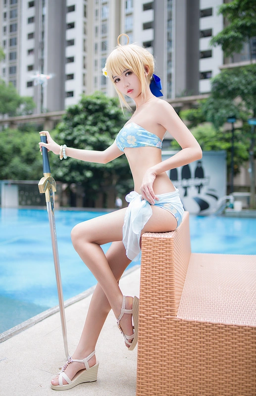 King of Knight 泳池 - 鳗鱼霏儿